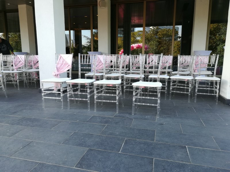 stolice za proslave na otvorenom